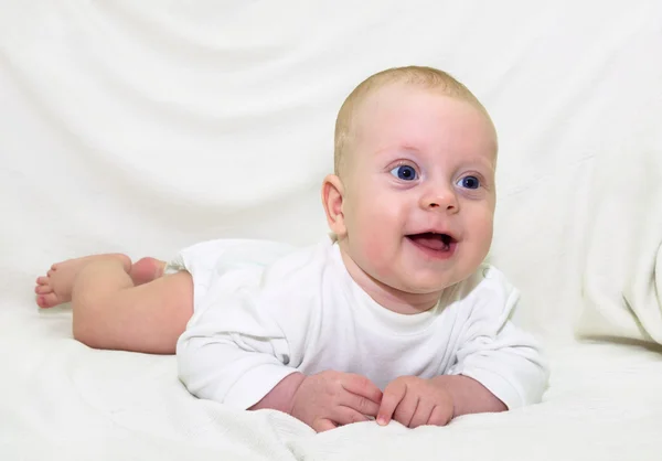 Baby 4-månader gammal — Stockfoto