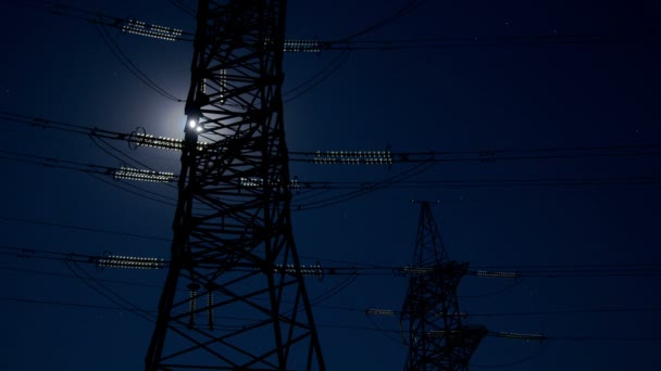 Jakim pylon zapewnia energię elektryczną i księżyc. — Wideo stockowe