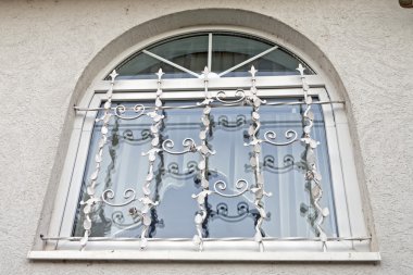 yarı daire içinde pencere