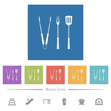 Barbekü maşası, çatal ve kare arkaplanda düz beyaz simgeler. 6 bonus simgesi dahil.