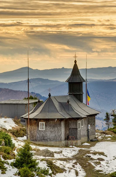 Wooden church in mountain — Stock Photo, Image