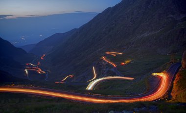 dağ yolu gece