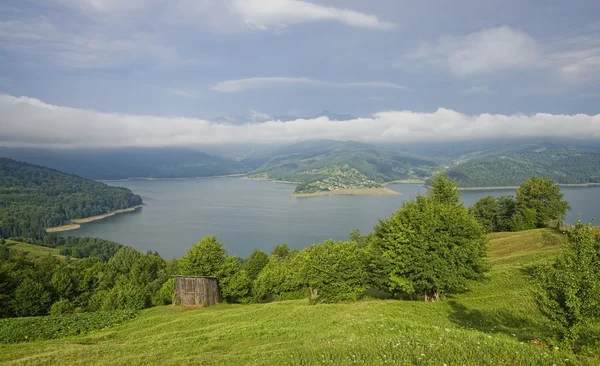 Hegyi táj, a romániai Kárpátok — Stock Fotó