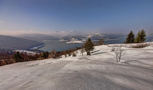 Winterszene in den Bergen — Stockfoto