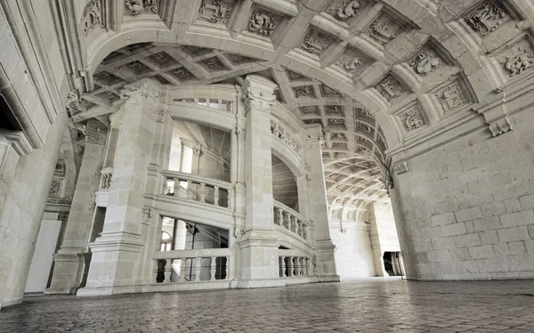 Chambord slott trappor — Stockfoto