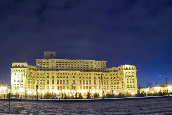 Palacio del Parlamento en Bucarest — Foto de Stock