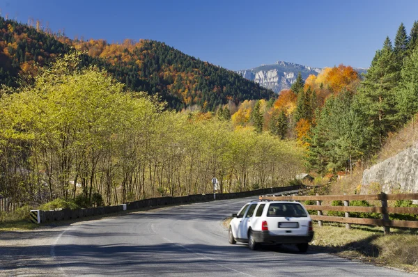 Podzimní horská silnice — Stock fotografie