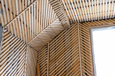 Yeni ev yapımı için ahşap kaplamalar.