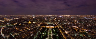 Gece, Fransa Paris şehir. Eyfel Kulesi üstten görüntülemek