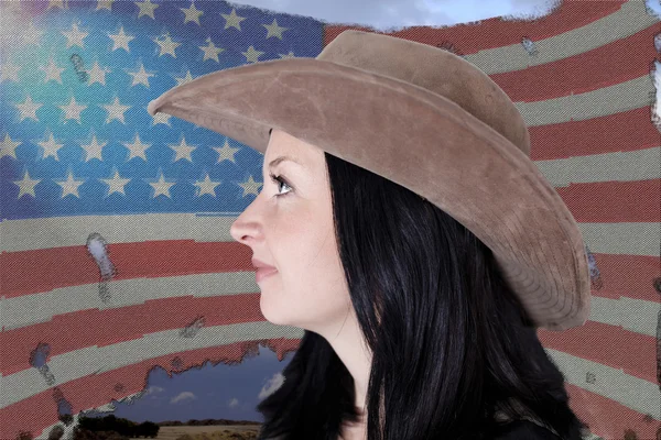 รูปภาพของสาวสวยบนธงอเมริกัน — ภาพถ่ายสต็อก