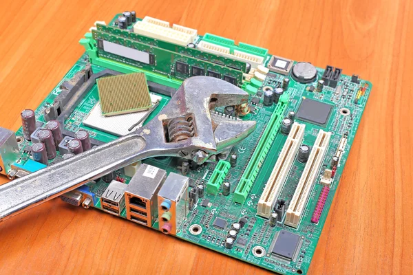 Computer de gebroken, reparatie gebroken — Stockfoto