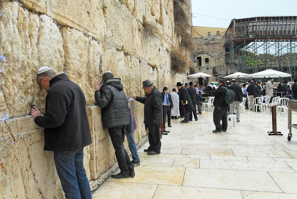 Rezando en el Muro de los Lamentos Jerusalén — Foto de Stock