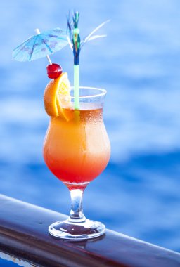 seyahat sırasında narenciye kokteyli soğuk