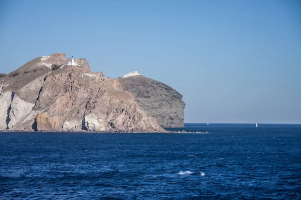 Eglise sur la falaise en Grèce — Photo