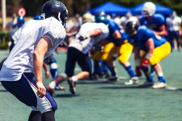 Aan het begin van de slag van american football — Stockfoto