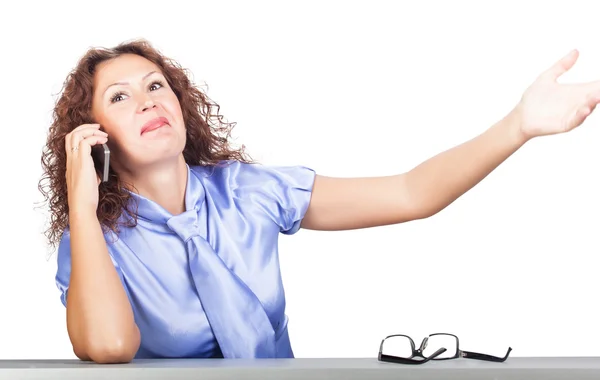 Bella donna d'affari parlando su un cellulare — Foto Stock