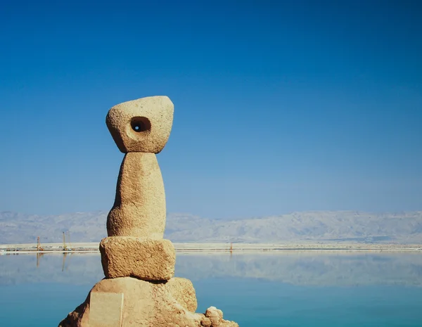 Escultura abstrata nas margens do Mar Morto — Fotografia de Stock