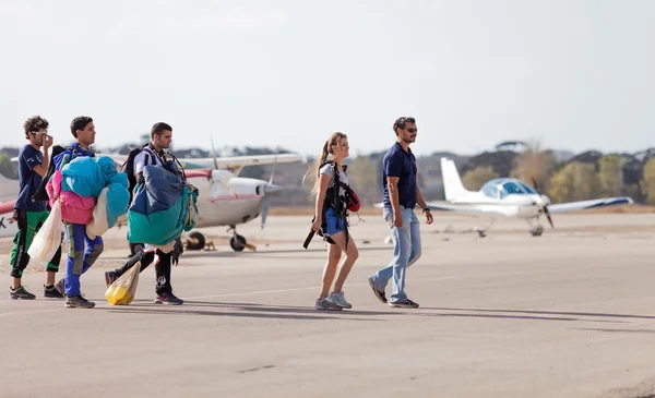 Skydivers προσγειώθηκε — Φωτογραφία Αρχείου