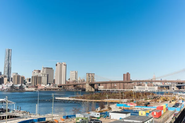 Skyline van new york aan de oever — Stockfoto