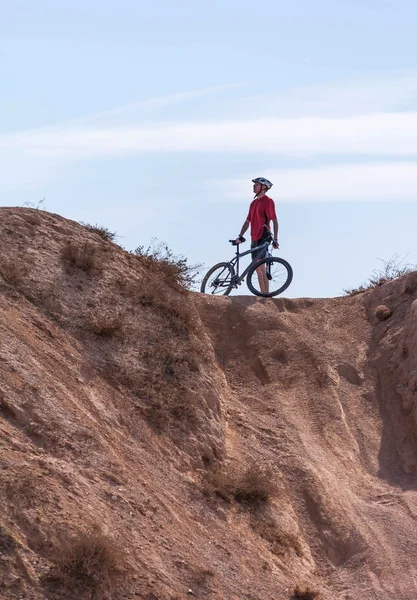 Rider on the bike before the obstacle — Stock Photo, Image