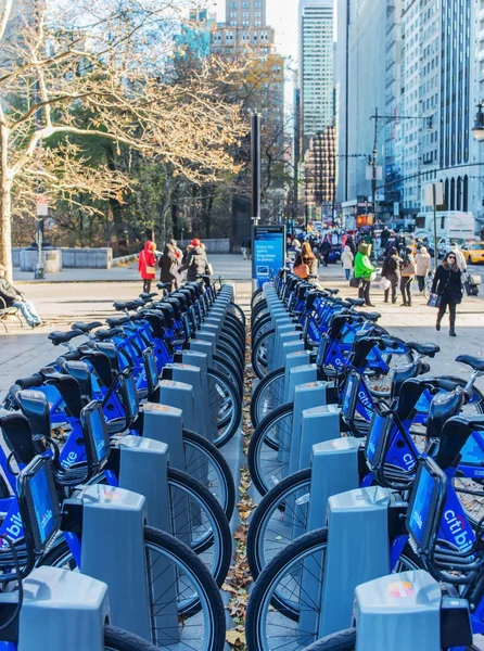 Fahrradverleih auf den Straßen von New York Day — Stockfoto