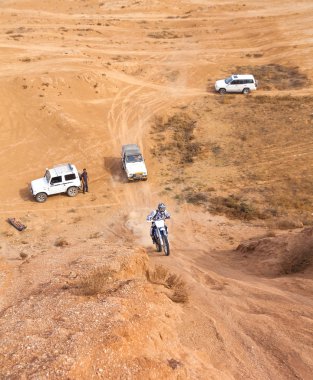 çöl, yaz günü amatör yarışı.