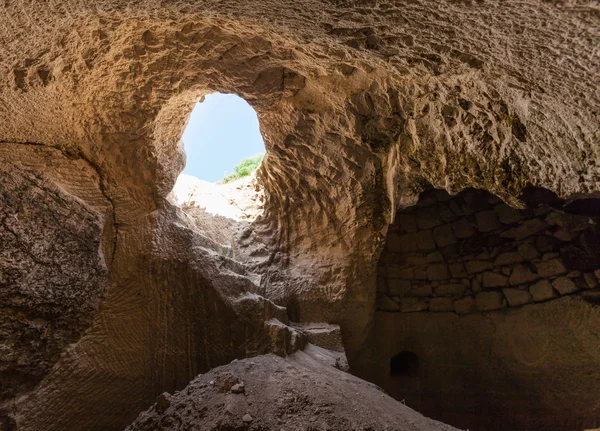 Entrada na caverna — Fotografia de Stock