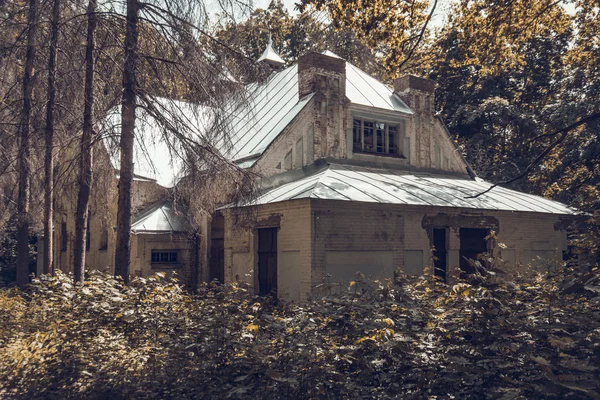 Casa abandonada — Foto de Stock