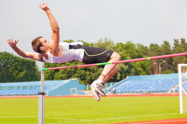 Saut en hauteur des hommes — Photo