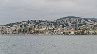 Adalar, Türkiye - 22 Şubat 2022: Ada görünümü