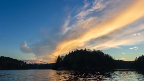 Tempo Imagens Lapso Ondas Lago Nuvens Céu Por Sol — Vídeo de Stock