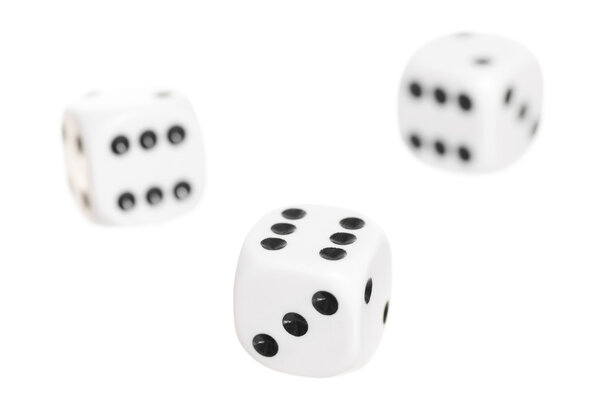 Три падающих кубика, белый фон
.