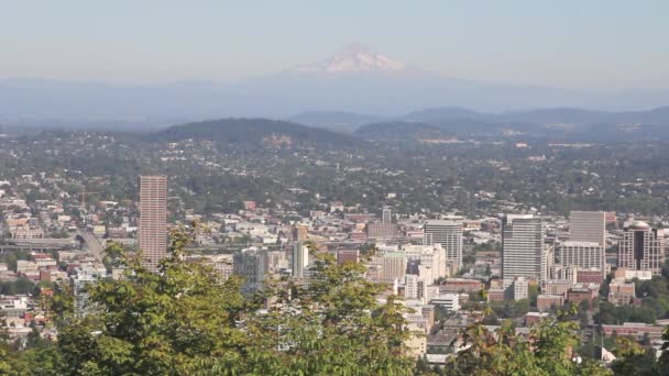 Portland oregon stadsbilden med mount hood 1080p — Stockvideo