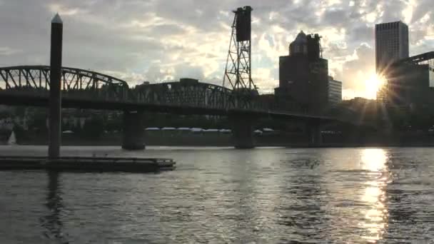 Timelapse Película de Portland Oregon Downtown al atardecer — Vídeos de Stock