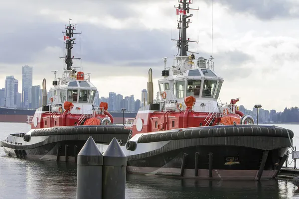 Barche a rimorchio a Vancouver BC Harbor — Foto Stock