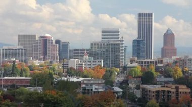 Portland oregon şehir manzarası bir sonbahar gününde