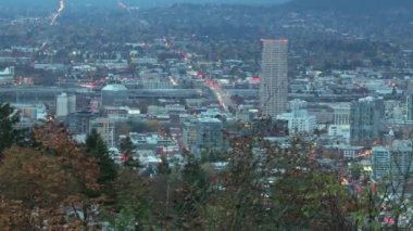 Portland oregon cityscape renkli sonbahar timelapse içinde
