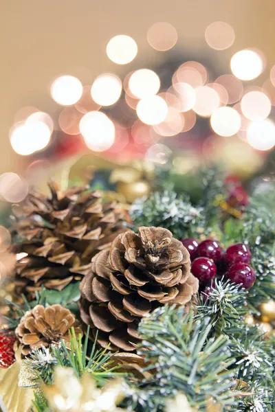 Рождественская гирлянда с фоновым освещением — стоковое фото