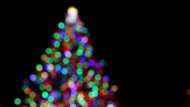 tatil Noel ağacı renkli ışıklar ile odak bokeh pırıl pırıl