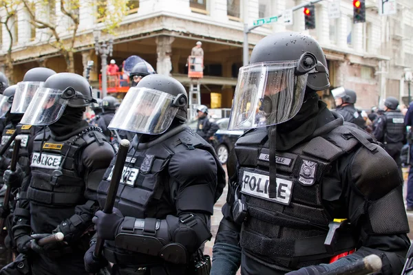 Policía de Portland en protesta contra el equipo antidisturbios NC-17 — Foto de Stock