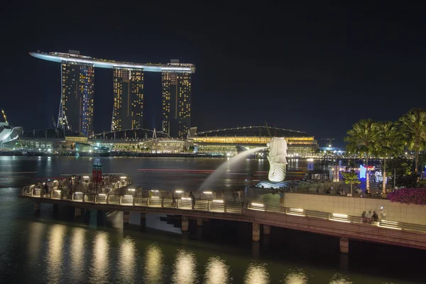 Szingapúr Merlion Park éjjel — Stock Fotó