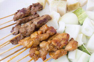 koyun eti ve tavuk satay tabak portre