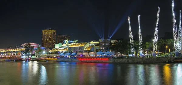 Vida nocturna en Clarke Quay Singapur — Foto de Stock