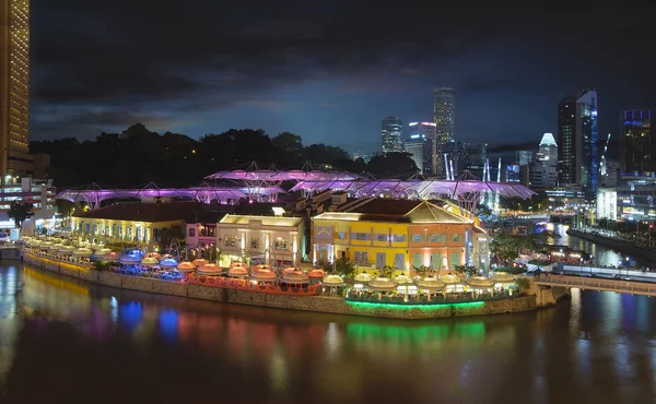 Clarke quay Singapur hava gece hayatı — Stok fotoğraf
