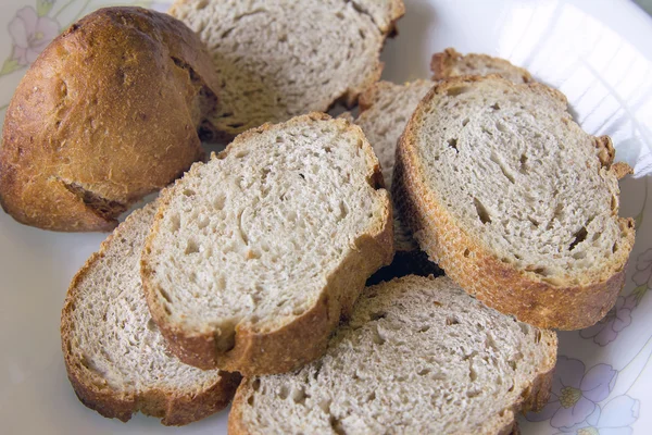 Krojonego chleba francuskiego ciasta kwaśny — Zdjęcie stockowe