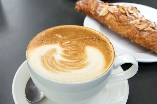 Pohár caffe latte closeup — Stock fotografie