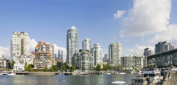 Waterfront Living by Granville Island Bridge Vancouver BC — Stock Photo, Image