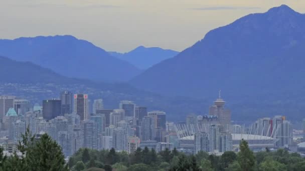 Paysage naturel et paysage urbain de Vancouver Colombie-Britannique Le Canada avec deux lions Cyprès Grouse Mountains Time lapse 1920x1080 — Video