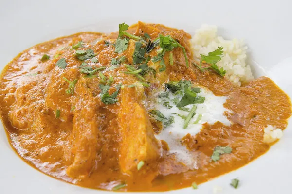 East Indian Butter Chicken Curry com Naan Closeup — Fotografia de Stock