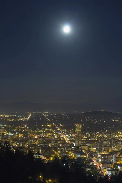 Vollmond über Portland Oregano — Stockfoto